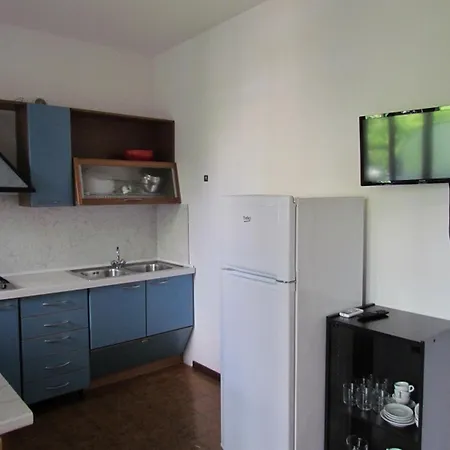 Lovely Flat With Ac In A With Pool Bibione