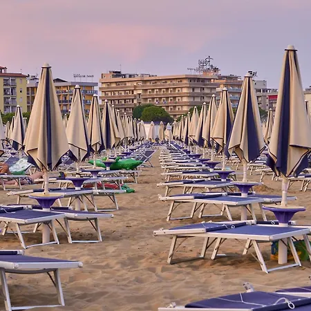 Apartment Lovely Flat With Ac In A With Pool Bibione