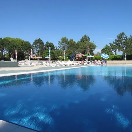 Apartment Lovely Flat With Ac In A With Pool