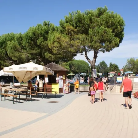 Lovely Flat With Ac In A With Pool Bibione